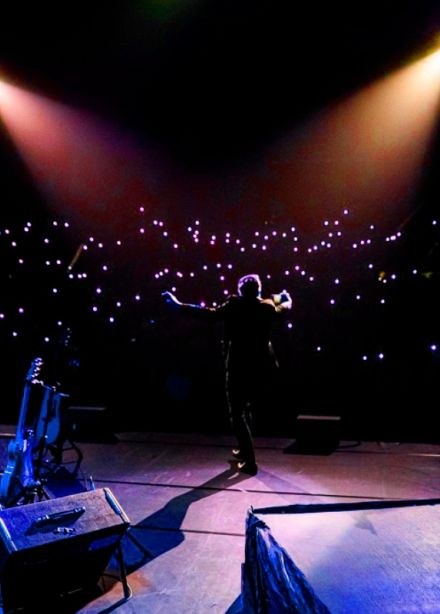 Хиты Sting с симфоническим оркестром Desert Rose Symphony